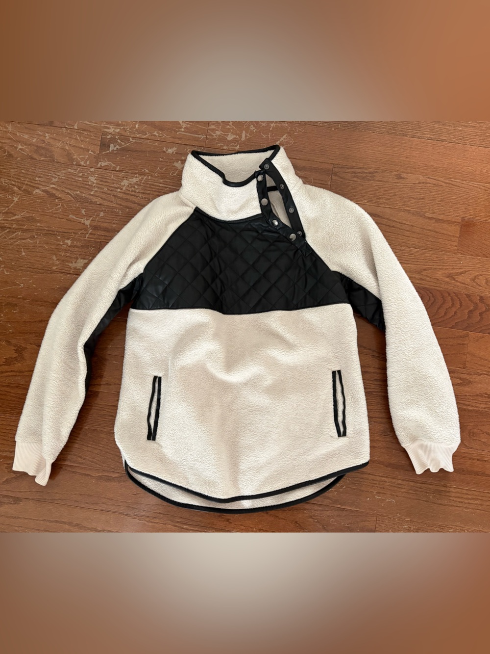 Abercrombie & Fitch Cream and Black Quilted Sherpa Pullover